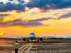 Dich-vu-xe-ghep-san-bay-noi-bai-ha-noi-300x225